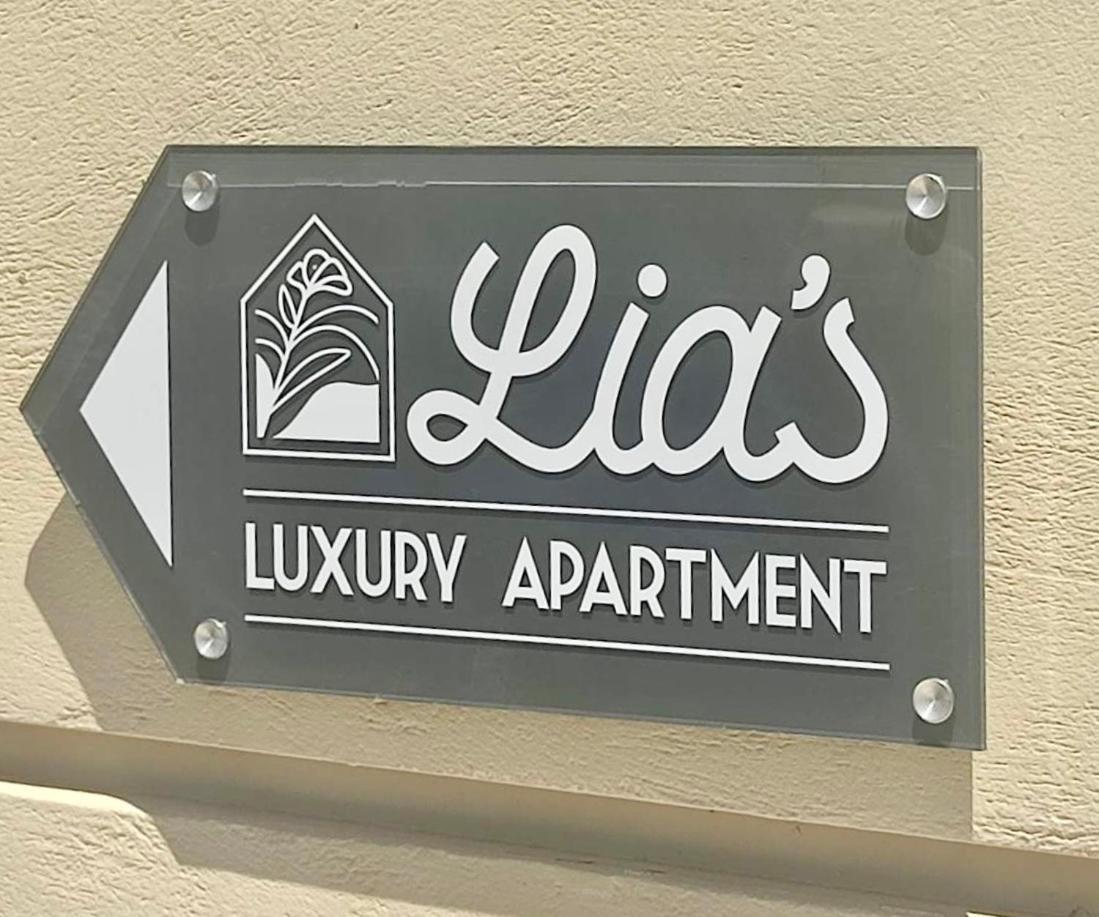 Lia'S Luxury Apartment - Near Airport Koropíon Exterior foto
